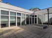 Bureau Location à Esch-sur-Alzette - 1 300 € Local de bureau à louer au centre d'Esch/Alzette Ville. (Rue Zénon Bernard)
Le bien se trouve au calme à l?arrière d?une résidence construite en 2017.
A proximité des transports publiques (train et bus) et toutes autres commodités.
Description :
- surface bureau de 57m2
- coin cuisine
- salle de douche
- 2 entrées
- 2 bureau individuelles de 30m2 et 27m2
Le bien est libre pour le 1er octobre 2020
Loyer: 1300,-€
Charges: 150,-€
Frais d'agence 1521,-€ TTC 17%
Ref agence :1213254