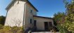 Maison individuelle Vente 3 chambres à Longwy - 190 000 € QUARTIER TIVOLI :Maison individuelle T5 à conforter d'environ 90m² sur 9ares82ca se composant ainsi :
- RDC : Entrée, dégagement, séjour, une grande cuisine, une salle de bain (baignoire + bidet), w-c séparés
- Etage : 3 chambres dont 2 communicantes
- Combles semi aménagés avec fenêtre et velux , toit isolé dans la deuxième partie
S/SOL : chaufferie et caves, Chaudière GAZ de 2002
pas de garage mais possibilité d'en construire un sur le terrain
Abris en dur dans la cour
Travaux à prévoir : électricité à remettre aux normes, salle de bains à revoir, l'ensemble à remettre au goût du jour.
DV PVC avec VR manuels,