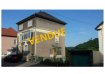 Maison Vente 5 chambres à Algrange - 179 000 € Maison Algrange 8 pièce(s) 167 m2. Sur les hauteur d'Algrange, maison familiale individuelle de type F8 sur trois niveaux de 55 m² chacun + sous sol complet. La configuration actuelle est la suivante: au rez-de-chaussée, une entrée, une cuisine, un salon séjour et une salle d'eau. WC au 1/2 niveau. Au 1er étage nous retrouvons la même configuration avec un balcon/véranda en façade avant et un WC. Le dernier étage se compose de trois belles chambres. Chauffage au gaz, double vitrage, toiture en bon état, double garage en enfilade. Terrain de 3 ares. Contactez l'agence au 06 33 23 33 03. dont 5.29 % honoraires TTC à la charge de l'acquéreur.