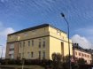Appartement Location 2 chambres à Luxembourg-Merl - 1 950 € Très bel appartement au dernier étage de la Résidence Aubépine, 105m2 surface habitable, belle terrasse donnant sur 3 côtés, revêtement sol marbre et parquet, hall d'entrée spacieux avec vestiaire intégré, WC séparé, 2 chambres à coucher, grande salle de bain avec baignoire et double lavabo, cuisine équipée séparé avec accès sur terrasse à l'arrière ( machine à laver et lave-vaisselle), grand living / salle à manger, cave avec rangement (étagères et armoires), possibilité de louer 1 garage fermé privatif pour 1 voiture ( 100 Euro/mois), ascenseur.Les animaux domestiques ne sont pas permis dans cet appartement. L'appartement sera encore repeint entièrement.Disponible DE SUITESitué à proximité des arrêts de bus, hôpitaux, commerces.Ref agence :103349