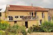Maison Vente 5 chambres à Haute-Kontz - 332 000 € Maison familiale à Haute Kontz - 190m2 - 332 000euro; . Vous cherchez une maison à proximité de la frontière Luxembourgeoise tout en profitant du calme d'un village' Venez découvrir cette belle maison de 190m2 dans la petite commune de Haute-Kontz à moins de 5 minutes de Schengen ( LU). La maison complètement rénovée est composée de 3 niveaux avec de beaux volumes. Concernant les pièces de vie, vous trouverez une cuisine complètement équipée, un salon avec accès au jardin et une salle à manger spacieuse. Sur ce même niveau, vous trouverez également 3 chambres dont une avec dressing ainsi qu'une belle pièce de jeux de 17m2 avec meubles de rangement donnant accès à un étage avec 2 chambres supplémentaires et une salle de douche. Le RDC quant à lui propose une superbe salle de bain avec douche à l'italienne et baignoire, une pièce de rangement ainsi qu'un garage double avec son espace buanderie. Afin de parfaire la maison, laissez-vous charmer par une cave voutée de 33 m 2 pour profiter de vos soirée entre amis. Concernant les extérieurs, la maison dispose d'un terrain de 552m2 avec deux terrasses, une dalle pouvant acquérir une pergola ou une piscine hors-sol ainsi qu'un jardin dans un cadre bucolique. Toute la maison a été rénovée avec goût par les propriétaires, pas de travaux à prévoir. Pour plus de renseignements, veuillez contacter Meggie au 07 69 45 02 27 ou au 03 82 53 52 94 ainsi que par mail à agence@ccimmobilier.com
