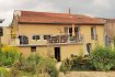 Maison Vente 5 chambres à Haute-Kontz - 332 000 € Maison familiale à Haute Kontz - 190m2 - 332 000euro; . Vous cherchez une maison à proximité de la frontière Luxembourgeoise tout en profitant du calme d'un village' Venez découvrir cette belle maison de 190m2 dans la petite commune de Haute-Kontz à moins de 5 minutes de Schengen ( LU). La maison complètement rénovée est composée de 3 niveaux avec de beaux volumes. Concernant les pièces de vie, vous trouverez une cuisine complètement équipée, un salon avec accès au jardin et une salle à manger spacieuse. Sur ce même niveau, vous trouverez également 3 chambres dont une avec dressing ainsi qu'une belle pièce de jeux de 17m2 avec meubles de rangement donnant accès à un étage avec 2 chambres supplémentaires et une salle de douche. Le RDC quant à lui propose une superbe salle de bain avec douche à l'italienne et baignoire, une pièce de rangement ainsi qu'un garage double avec son espace buanderie. Afin de parfaire la maison, laissez-vous charmer par une cave voutée de 33 m 2 pour profiter de vos soirée entre amis. Concernant les extérieurs, la maison dispose d'un terrain de 552m2 avec deux terrasses, une dalle pouvant acquérir une pergola ou une piscine hors-sol ainsi qu'un jardin dans un cadre bucolique. Toute la maison a été rénovée avec goût par les propriétaires, pas de travaux à prévoir. Pour plus de renseignements, veuillez contacter Meggie au 07 69 45 02 27 ou au 03 82 53 52 94 ainsi que par mail à agence@ccimmobilier.com