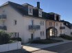 Duplex Location 4 chambres à Beringen (Mersch) - 2 180 € Home Project vous propose un joli duplex dans un très bon état d'une surface de 214m2 avec 4 chambres et 1 bureau au 1er et 2ème étage dans une petite résidence à 4 unités sise à BERINGEN (Mersch) dans une rue calme.
Le duplex se compose comme suit:
1er étage:
Hall d'entrée, un grand living/salle à manger avec accès sur une grande terrasse, une grande cuisine équipée avec accès sur la terrasse, WC séparé, 1 Salle de douche avec WC, 2 chambres à coucher
2ème étage:
2 chambres à coucher dont 1 avec dressing et balcon, grande salle de bains avec baignoire et WC.
Au sous-sol:
1 garage fermé, une cave privative et une place pour machine à laver dans la buanderie commune.
Toutes les commodités dans les alentours:
Restaurants, supermarchés, crèches, écoles, médecins et accès vers l'autoroute A7.
Le duplex est disponible à partir du 1 juin 2020.
Loyer Charges : 2.180 € 300 €
Caution ( 2 mois) : 4.960 €
Frais d'agence (Loyer TVA 17%) : 2.550 €
Ref agence :1316