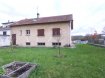 Maison Vente 5 chambres à Pont-à-Mousson - 175 000 € Maison indépendante secteur résidentiel. Sur sous-sol complet avec garage 2 vl, elle offre entrée, cuisine, 2 chambres, sallede bains et à l'étage : 2 chambres + une très grande pièce. Jardin clos .