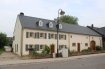 Maison Location 4 chambres à Flaxweiler - 1 600 € Ancienne ferme avec pleine de charme complètement rénovée sur un terrain de 9,30 ares.
La maison est composée comme suit :
• Rdch : Hall d'entrée (11 m²), salon avec feu ouvert (30,11 m²), grande cuisine équipée avec salle à manger (16,10 m²), salle à manger séparée (15,01 m²), bureau ou chambre (11,70 m²), WC séparé (3,30 m²), buanderie (4,69 m²), local technique avec chaufferie au fuel (8 m²), cage d'escalier
• 1er étage : Hall de nuit (12,01 m²), chambre n°1 (19,59 m²), chambre n°2 (15,35 m²), chambre n°3 (15,73 m²), chambre n°4 (21,92 m²), salle de bains (12,02 m²), cage d'escalier
• 2e étage : Grand grenier aménagé, sans chauffage (65 m²)
• Extérieur : 1 emplacement de voiture dans la grange, plusieurs emplacements de voiture extérieures, jardin.
Conditions :
3 dernières fiches de salaire, copie des contrats de travail en CDI (sans période d'essai), 2 mois de caution
