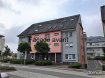 Appartement Location 2 chambres à Howald - 1 600 € Très bel appartement au 1er étage de 89m2, rénové, situé dans un quartier calme à Howald se composant d'un hall d'entrée, WC séparé, living/salle à manger ( accès balcon), cuisine équipée séparée ( nouveau four et nouvelle plaque de cuisson), 2 chambres à coucher ( parquet), salle de bain ( avec baignoire/paroi de douche et WC et double lavabo, fenêtre), 1 emplacement intérieur/cave, buanderie commune.Disponible immédiatementAnimaux domestiques interditsRef agence :103356