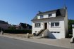 Maison Vente 3 chambres à Bascharage - 730 000 € Belle maison libre de 4 côtés sis sur un beau terrain de 8a93 orienté SUD/OUEST.
La maison dispose de :
Sous-sol: Cave/chaufferie, grand garage, 1 WC séparé, buanderie avec accès à la terrasse ainsi qu’au magnifique jardin.
Rez-de-chaussée : Hall d’entrée, grand living/salle à manger (parquet), grande cuisine et chambre/bureau (parquet).
Etage 1 : 2 grandes chambres à coucher, 1 grande salle de bain avec WC et 1 une pièce aménageable avec accès au grenier.
Grenier: Aménageable
A visiter.
