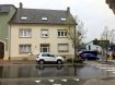 Appartement Vente 3 chambres à Remich - 289 000 € -- FR --
Appartement au deuxième étage d'une petite copropriété à 3 unités situé à Remich d'une surface de /- 81m2 qui se compose comme suit :
Hall d'entrée
Cuisine équipée
Living
3 chambres à coucher
Salle de douche
Grande Cave
Emplacement de parking public à proximité
Pour tout complément d'information, n'hésitez pas à nous contactez par téléphone au 28 77 88 22.
Nous sommes également disponibles pour organiser les visites le samedi !
Nous sommes, en permanence, à la recherche de nouveaux biens à vendre (des appartements, des maisons et des terrains à bâtir) pour nos clients acquéreurs.
N'hésitez pas à nous contacter si vous souhaitez vendre ou échanger votre bien, nous vous ferons une estimation gratuitement.
Ref agence :133