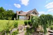 Maison Vente 4 chambres à Denting - 325 000 € Proximité Boulay. Maison individuelle sur sous-sol complet composée d'une entrée, une chambre, une salle de bain avec douche, double vasque, baignoire balnéo, un Wc séparé avec radiateur, un double salon salle à manger ouvert sur véranda, une cuisine aménagée et équipée, un cellier.
Les combles aménagées composées d'un palier, trois chambres dont deux avec bacon privatif, une salle d'eau avec douche balnéo, vasque et Wc.
Au sous-sol, cuisine d'été, douche d'été, Wc, buanderie, bureau.
Le garage avec porte motorisée peut quant à lui accueillir 2 véhicules côte à côte, et environs 6 places de parking extérieures.
La maison dispose également d'une piscine enterrée, un chalet de jardin, le tout implanté sur un grand terrain de 17.32 ares.