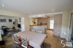 Triplex Vente 3 chambres à Filsdorf - Prix sur demande SOUS COMPROMIS
Commune de Dalheim à Filsdorf
Très beau Triplex rénové de 3 chambres à coucher d'une surface habitable au sol de 140 m2 et de 160 m2 utile.
Il se compose comme suit:
Hall d'entrée, double séjour, salle à manger, (32 m2) cuisine équipée ouverte (12 m2), salle de douche avec toilette, buanderie et cave.
A l'étage:
Hall d'accueil, 3 chambres à coucher de 11,50 m2, 11 m2 et 9,60 m2 une grande dalle de bains avec douche, baignoire, double vasque et toilette.
Combles aménagé en chambre ou bureau avec débarras et une salle de bains.
Extérieur un emplacement de voiture et une cave au sous-sol, accessible de l'extérieur.
PAS DE JARDIN NI DE GARAGE
Travaux réalisés:
Rez de chaussée complet en 2017, Toiture bon état, façade avant 2005 et arrière en 2016, chaudière à mazout, changement du boiler en 2016, fenêtres 2016-2017.
Pas de travaux à prévoir.
Ref agence :5338986