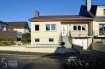 Maison jumelée Vente 3 chambres à Kayl - 865 000 € Porte ouverte samedi 25 janvier de 10:00 à 12:00 heures.
L'Agence immobilière Christine SIMON, vous présente en exclusivité un maison jumelée implantée sur un terrain de 4,62 ares et construite en 1976.
Surface habitable de 127 m2 et d'une surface utile de 283 m2 avec le sous-sol et le grenier pouvant être aménagé.
La maison se situe dans une cité résidentielle au calme garanti à l'adresse; 9, rue Jean-Laux à Kayl.
Porte ouverte de cette maison samedi 25 Janvier 2020 de 10:00 heures à 12:00 heures.
Elle se compose comme suite:
Au rez-de-chaussée:
Un garage pour 1 voiture avec porte électrique, hall d'accueil d'env. 13,20 m2, cave d'env. 17,30 m2 avec des placards, chaufferie d'env. 8 m2, une cuisine avec cheminée au feu de bois, une cave supplémentaire de 11 m2, un débarras de 4,05 m2 une buanderie d'env. 14,20 m2 et une salle de douche de 2,55 m2, et sortie vers le jardin d'env. 200 m2.
L'étage principale: Hall d'entrée d'env. 18,36 m2, toilette séparée d'env. 1,36 m2, salle à manger avec cuisine équipée ouverte d'env. 18,05 m2, salon de 21 m2, 3 chambres à coucher dont une de 16,80m2, 11,80 m2 et la dernier de 14,60 m2 donnant sur une belle terrasse orientation nord d'env. 7,80 m2 , un salle de douche à l'Italienne de 7,60 m2, une terrasse à l'avant de la maison de 6,60 m2 orientation sud.
Grenier aménageable ou avec l'autorisation de la commune il est également possible d'augmenter la maison d'un étage.
Fenêtre double vitrage de juillet 2010, façade non isolée, toiture refaite et isolée il y à 22 ans, chaudière à gaz à condensation de 1995.
Passeport énergétique en cours.
Disponibilité immédiate
Quelques travaux de rafraichissement nécessaires.
Pour de plus amples renseignement ou une visite de cette belle maison contacter l'agence Madame SIMON svp.
Nous sommes tout le temps à la recherche de maisons, appartements ou terrains pour nos clients, veuillez nous contacter pour estimer votre bien avant de le mettre en vente, estimation précise par un expert agréé.
Tel: 621 189 059 ou cs@christinesimon.lu
www.christinesimon.lu
Ref agence :Kayl Maison