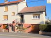 Maison jumelée Vente 4 chambres à Homécourt - 169 000 € REF 3996 : Belle maison jumelée avec agrandissement d'une surface de 136.44m²+/- sur 4,10 ares très bien entretenue.
Hall d'entrée sur extension, séjour de plus de 40m² avec cheminée, un wc individuel, couloir avec placard, une cuisine entièrement équipée, une salle de bains (baignoire, une vasque équipée) première chambre sur plancher.
A l'étage supérieur : 3 chambres, un grenier sur dalle aménageable.
En niveau inférieur : Chaufferie, une cave, un dressing à chaussures, un petit salon, une salle à manger d'été. un garage carrelé avec un aménagement de cuisine d'été équipée, un adoucisseur d'eau, un chauffe-eau gaz de ville, chaudière à condensation gaz de ville, double vitrage PVC + V.R. , Un 2ème garage 2 vl ou autre usage avec porte PVC.
A l'extérieur : beau jardin arboré avec chalet en bois, une belle terrasse carrelée. (possibilité de faire un grand stationnement pour camping car).
Ce bien a retenu votre attention, pour un simple renseignement ou une visite détaillée, contacter ROGER 03.82.20.83.73 à LA CENTRALE IMMOBILIÈRE JARNY sur RDV possible du LUNDI AU SAMEDI ou 06.69.18.32.40.