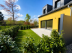 Maison à louer à Roeser - 3 chambres, bureau, jardin, terrasse, garage double - Classe A

À LOUER>  Maison neuve avec jardin et garage double à Roeser

Située dans un environnement calme et résidentiel de la commune prisée de Roeser, cette maison neuve offre un cadre de vie idéal à proximité immédiate de Luxembourg-ville.

Description:

La maison se compose comme suit :

Grand séjour lumineux  
Cuisine ouverte entièrement équipée avec accès terrasse  
3 chambres à coucher  
1 bureau / espace télétravail  
2 salles de douche  
Jardin privatif  
Terrasse  
Garage fermé pour 2 voitures  

Caractéristiques:  
Maison neuve  
Classe énergétique A  
Très bonne performance énergétique  
Environnement calme  
Accès rapide vers Luxembourg-ville  
Localisation - Roeser  
Proximité Luxembourg-ville  
Accès rapide aux axes autoroutiers  
Cadre résidentiel recherché  
Commodités à proximité  
Disponibilité: À convenir  

Conditions:  
Idéal pour couple ou famille (max. 2 enfants)  
Bail minimum de 2 ans  

Contact & visites:  bob@sigelux.lu - +352 621 265 450  

Merci d'envoyer un dossier complet pour toute demande de visite :

Situation professionnelle  
Revenus  
Nombre d'occupants  
Date de début et durée souhaitée