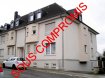 Appartement Vente 1 chambre à Bettembourg - 335 000 € Charmant appartement au deuxième étage d'une résidence située sur un terrain de 7a87ca et se composant comme suit:
Hall d'entrée donnant sur le living et la cuisine ouverte.
Le living donne accès à une terrasse/balcon orientée sud-ouest.
Une salle de douche,
une grande chambre.
Un emplacement intérieur et une cave.
L'appartement se situe à quelques minutes de la gare et permet un accès facile aux grands axes routiers.
Ref agence :882445-VA0215