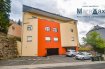 Appartement Vente 2 chambres à Oberkorn - 530 000 € L'agence immobilière MaraMax s.àr.l vous propose ce joli appartement au rez-de-chaussée d'une résidence à 9 unités, bien située à Oberkorn.
L'appartement a une surface habitable de +/- 76.89 m2 et se compose comme suit:
- hall d'entrée avec porte blindée et parlophone,
- living/salle à manger, accès à la terrasse arrière de +/- 14 m2 et au jardin commun,
- cuisine équipée indépendante,
- 2 chambres à coucher,
- salle de douche avec raccordements pour la machine à laver,
- WC séparé.
A ceci s'ajoute:
- une cave privative,
- un emplacement intérieur,
- une buanderie commune,
- un grand jardin commun.
Veuillez contacter Madame Paola Turcarelli (+352 661 662 009 ) ou par email paola.turcarelli@maramax.lu pour obtenir plus d'informations pour prendre rendez-vous pour une visite.