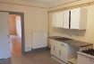 Appartement Vente 3 chambres à Hayange - 77 000 € Énorme potentiel pour ce logement à Hayange. Idéalement situé, proche des axes routiers et autoroutiers importants, de l'arret de bus (Spécial Luxembourg), des commerces et écoles. Ce bel appartement de type F4, vous offre de très beaux volumes et un potentiel d'aménagement à souhait. Au 3ème étage, vous découvrirez, un très vaste séjour, une cuisine, 2 ou 3 chambres, un espace à aménager, SDB et WC et rare dans le secteur... BALCON En plus, les combles sont cédés avec le logement (possiblité de créer 2 logements ou un magnifique DUPLEX) APPARTEMENT A FAIRE REVIVRE ET A DEVELOPPER Facilité de stationnement. N'hésitez pas, venez visiter.....A bientôt