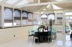 Maison Vente 5 chambres à Vitry-sur-Orne - 625 000 € VITRY SUR ORNE. Villa de 9 pièces 400 m2 habitables 5 chambres 3 salles de bains cuisine intégrée salon salle à manger et véranda. Sous-sol complet avec 3 garages salle de musique buanderie. Piscine chauffée. Prestations d'excellente qualité. Le tout sur 12 ares clos et arborés.