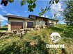 Maison Vente 5 chambres à Flastroff - 265 000 € Maison individuelle de type F8. A 20 minutes du Luxembourg, cette maison de type F8 avec 1,7 hectare vous fera apprécier la vie à la campagne. Elle se compose d'une entrée, d'un double séjour avec cheminée, d'une cuisine, de 5 chambres, d'un bureau, d'une salle d'eau ( double vasque, douche italienne), d'une buanderie, d'une cave, de 2 garages (dont 1 de 2,80 m de hauteur).
La maison est équipée de panneaux photovoltaïques.