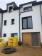 Maison mitoyenne Vente 4 chambres à Weiler-La-Tour - 1 250 000 € Newgest vous propose 4 maisons en cours de construction à HASSEL, Rue de Luxembourg
LOT 3
Surface brute +/- 290 m2
Surface habitable +/- 250 m2
Terrain 2,52 ares
Rez-de-chaussée
Hall d’entrée, chaufferie, buanderie, garage 2 voitures, cave.
Rez-de-jardin
Hall avec cage d’escaliers, cuisine, WC séparé, living, salle à manger, rangements, terrasse, jardin
Etage 1
Hall avec cage d’escaliers, 3 chambres, 1 chambre parentale avec dressing, 2 salles de bains, WC séparé
Combles
Open Space aménageable
LES ATOUTS
Menuiserie extérieure avec triple vitrage et volets raffstore électriques
Interphone vidéo
Finitions de haute qualité
Prix de vente affiché TVA 3% suivant conditions du règlement grand-ducal modifié du 30 juillet 2002
La ville de Hassel est intégrée à la section de la commune de Weiler-la-Tour.
Située à 5 minutes de Hesperange / Howald et à 10 km de la Ville de Luxembourg, celle-ci est desservie par les transports routiers réguliers.
N'hésitez pas de nous contacter pour amples renseignements info@newgest.lu ou 691125293