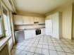 Appartement  Location 2 chambres à Howald - 1 950 € Bob Funck vous propose à la location un Appartement avec 2  grandes chambres à coucher à Howald (Allée Drosbach, L-1423 Howald)
Sa situation est exceptionnelle : à seulement 80 mètres d'un arrêt de tramway, offrant un accès direct, rapide et sans stress vers le centre-ville de Luxembourg, la Cloche d'Or et la Gare.
SIGELUX Real Estate vous propose à la location ce bel appartement 2 chambres d'une surface habitable d'environ 90 m², situé au sein d'une maison bifamiliale à Howald.
Un emplacement idéal pour toute personne souhaitant combiner confort résidentiel et mobilité urbaine.
L'appartement se compose comme suit :
Hall d'entrée spacieux
Cuisine équipée séparée donnant accès à un balcon et au jardin commun
Séjour lumineux d'environ 25 m²
Deux chambres d'environ 14 m² chacune
Salle de bain avec baignoire
Toilette séparée
Garage fermé privatif
Cave individuelle
Caractéristiques complémentaires :
Chauffage au gaz
Sols en carrelage et laminat
Armoires encastrées
Quartier calme et résidentiel, proche de toutes commodités : tram, commerces, écoles, axes autoroutiers
Adresse : Allée Drosbach ? L-1423 Howald
À seulement 80 m de l'arrêt de tramway
Disponibilité : immédiate
Loyer : €1 950
Charges : € 250
Caution : € 3 900.-
Frais d'agence : 1 mois de loyer + TVA 17% à charge du locataire
Visites sur rendez-vous à prendre en envoyant un mail à info@sigelux.lu
Merci de nous indiquer vos disponibilités :
Date : ______ | Horaire : ___ à ____
Avant la visite, merci de préciser :
Date et durée de location souhaitées (minimum 1 an)
Nombre d'occupants max 2 adultes
Employeur, poste et revenu net
Type de contrat de travail
Colocation non acceptée.
Pas d'animaux