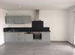 Appartement Location 3 chambres à Yutz - 1 290 € c.c. Appartement F4 de 90m2 situé au 1er étage avec ascenseur d'une résidence de standing récente (2017) situé dans le quartier de l'AEROPARC.
Celui-ci comprend entrée (vidéophone), double séjour avec cuisine ouverte équipée (four-plaque vitro, hotte aspirante, lave vaisselle et mobilier bas et haut) accès terrasse (20m2) , cellier, 3 chambres, salle de bains (baignoire,meuble vasque avec miroir, sèche serviette), WC.
Un parking intérieur et un perking extérieur.
Double vitrage PVC, volets roulants, chauffage collectif par le sol.
Les charges comprennent : entretien communs, espaces verts, chauffage et eau chaude).