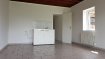 Maison Vente 2 chambres à Hautmont - 74 120 € EN IMPASSE. Semi individuelle rénovée dans une rue calme, vous proposant salon, vaste cuisine lumineuse avec coin repas et accès direct vers terrasse. Salle de bains (douche, baignoire), wc indépendant.Au 1er étage, une grande chambre et une 2 ème au dessus.Cave, terrasse, remise, terrain clos le tout sur 361 m².Classe énergie : EPour nous contacter: 06.87.54.47.25hautmont@bruyere-immobilier.com