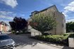 Immo Losch vous propose en vente ce charmant appartement de 46,93 m², idéalement situé à Rodange, dans la commune de Pétange, à proximité immédiate des commerces, des transports en commun et de la frontière belge.

Grâce à sa situation privilégiée, ce bien conviendra parfaitement à une personne seule, un jeune couple ou un investisseur à la recherche d'un appartement facile à louer dans un secteur particulièrement recherché.

L'appartement séduit par son agencement fonctionnel et sa belle luminosité. Il comprend un agréable séjour offrant un espace de vie convivial, une cuisine entièrement équipée, une chambre à coucher confortable ainsi qu'une salle de douche. 

Le bien est complété par un garage privatif avec cave intégrée, offrant un espace de stationnement sécurisé ainsi qu'un volume de rangement supplémentaire particulièrement appréciable au quotidien.

Rodange est une localité très appréciée pour sa qualité de vie et son excellente accessibilité. La gare permet de rejoindre rapidement Luxembourg-Ville, Esch-sur-Alzette ou encore la Belgique, tandis que les principaux axes routiers sont accessibles en quelques minutes. Vous profiterez également de la proximité des commerces, supermarchés, écoles, restaurants et de toutes les infrastructures nécessaires au quotidien.

Cet appartement représente une excellente opportunité, aussi bien comme résidence principale que comme investissement immobilier grâce à son emplacement stratégique et à sa forte demande locative.

Pour plus d'informations ou pour organiser une visite, contactez Immo Losch :

+352 26 53 26 11
info@immolosch.lu

 ---------- 
Immo Losch bietet Ihnen diese charmante Wohnung mit 46,93 m² zum Verkauf an, ideal gelegen in Rodange, Gemeinde Pétange, in unmittelbarer Nähe zu Geschäften, öffentlichen Verkehrsmitteln und der belgischen Grenze.

Dank seiner privilegierten Lage eignet sich diese Immobilie perfekt für eine Einzelperson, ein junges Paar oder einen Investor, der nach einer leicht vermietbaren Wohnung in einem besonders gefragten Sektor sucht.

Die Wohnung besticht durch ihre funktionale Anordnung und ihr schönes Tageslicht. Sie umfasst ein angenehmes Wohnzimmer mit einem geselligen Wohnraum, eine komplett ausgestattete Küche, ein komfortables Schlafzimmer sowie ein Duschbad.

Die Immobilie wird durch eine private Garage mit integriertem Keller ergänzt, die einen sicheren Stellplatz sowie zusätzlichen Stauraum bietet, was im Alltag sehr geschätzt wird.

Rodange ist ein sehr beliebter Ort wegen seiner Lebensqualität und seiner ausgezeichneten Erreichbarkeit. Der Bahnhof ermöglicht eine schnelle Anbindung an Luxemburg-Stadt, Esch-sur-Alzette oder Belgien, während die wichtigsten Autobahnen in wenigen Minuten erreichbar sind. Außerdem profitieren Sie von der Nähe zu Geschäften, Supermärkten, Schulen, Restaurants und allen notwendigen Infrastrukturen für den Alltag.

Diese Wohnung stellt eine hervorragende Gelegenheit dar, sowohl als Hauptwohnsitz als auch als Immobilienanlage, dank ihrer strategischen Lage und der hohen Nachfrage nach Mietwohnungen.

Für weitere Informationen oder um einen Besichtigungstermin zu vereinbaren, kontaktieren Sie Immo Losch:

+352 26 53 26 11
info@immolosch.lu

 ---------- 
Immo Losch offers you this charming 46.93 m² apartment, ideally located in Rodange, in the municipality of Pétange, close to shops, public transport, and the Belgian border.

Thanks to its privileged location, this property is perfect for a single person, a young couple, or an investor looking for an easily rentable apartment in a particularly sought-after sector.

The apartment appeals with its functional layout and its beautiful brightness. It includes a pleasant living room with a convivial living space, a fully equipped kitchen, a comfortable bedroom, and a shower room.

The property is complemented by a private garage with an integrated cellar, offering secure parking space as well as additional storage space, which is particularly appreciated on a daily basis.

Rodange is a very popular area for its quality of life and excellent accessibility. The train station allows quick access to Luxembourg City, Esch-sur-Alzette, or even Belgium, while main roads are accessible within a few minutes. You will also benefit from the proximity of shops, supermarkets, schools, restaurants, and all necessary infrastructure for everyday life.

This apartment represents an excellent opportunity, both as a primary residence and as an investment property thanks to its strategic location and high rental demand.

For more information or to arrange a visit, contact Immo Losch:

+352 26 53 26 11
info@immolosch.lu