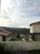 Maison Vente 4 chambres à Millery - 160 000 € Belle maison de village au calme . Maison de 180m2 sur les hauteurs de Millery, comprenant :
- Au rez de chaussée :
1 garage capacité une voiture, un WC séparé, un salon séjour ouvert sur cuisine équipée + four à pizza !
- Au 1er étage :
3 chambres, une salle de bain.
- Au 2ème étage :
Une grande pièce pouvant faire office de chambre
Le bien comprends également un grand atelier, ainsi qu'une cour intérieure
Belles prestations, à ne pas manquer !