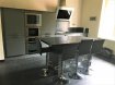 Appartement Vente 2 chambres à Algrange - 118 000 € Appartement Algrange 4 pièce(s) 105 m2. Bel appartement de 105 m² situé dans une petite copropriété de deux lots. Il occupe le premier et le second étage, il dispose d'une petite dépendance, une cave, un terrain attenant de 50 m² et enfin un garage.
Vous accédez à l'appartement par un escalier en bois, porte d'entrée sécurisée.
Il comprend une belle entrée de 8 m² qui dessert une cuisine entièrement équipée (petit dégagement pour machine à laver) de 17 m² et un salon salle à manger avec cheminée à insert (30 m²). Quelques marches supplémentaires et vous arrivez à l'espace 'nuit' où l'on retrouve un palier avec placards , deux chambres légèrement mansardées de 15 et 16 m², une salle de bains avec WC. Double vitrage en bois, chauffage électrique, porte garage sectionnelle.
Contactez Daniel Marocchini 06 33 23 33 03 dont 7.27 % honoraires TTC à la charge de l'acquéreur.
Copropriété de 2 lots (Pas de procédure en cours).
