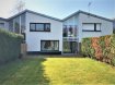 Maison Vente 3 chambres à Tourcoing - 269 000 € LES FRANCS Construction récente . Vous serez conquis par cette lumineuse maison récente à la décoration cosy et contemporaine ! Elle dispose d'un superbe hall d'entrée cathédrale, d'une cuisine totalement équipée avec coin repas, d'une coin buanderie, d'un salon spacieux et d'une salle à manger donnant tous les 2 sur le jardin par 2 baies vitrées. A l'étage vous trouverez 3 chambres dont une très grande parentale avec lumière traversante, un dressing totalement aménagé et une salle de bains aux prestations de qualité ! Pour les extérieurs, vous trouverez en façade, un car-port et une place de parking sécurisés par un portail et un jardinet, sur l'arrière une grande terrasse en bois d'environ 40m², un jardin bien ensoleillé et un abris de jardin sur dalle béton. Venez la visiter car elle est unique ! EXCLUSIVEMENT chez Debaisieux immobilier , 190 boulevard Gambetta 59200 TOURCOING 03 20 280 270