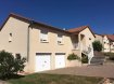 Maison individuelle Vente 3 chambres à Rurange-lès-Thionville - 329 000 € Maison individuelle de plain pied de 100m2 sur un terrain de 7.37 ares située dans un lotissement résidentiel.
Cette maison située au calme sans vis à vis comprend entrée, séjour double, cuisine avec accès terrasse et jardin.
Trois chambres, salle de bains avec douche et baignoire, WC.
Sous-sol complet comprenant grande buanderie, caves, deux garages avec porte motorisée.
A l'extérieur jardin , terrasse et piscine hors sol.
Doubles vitrages PVC, volets roulants, chauffage électrique par le sol et convecteurs dans les chambres.