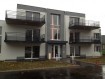 Appartement Location 2 chambres à Thionville-Beauregard - 910 € c.c. Appartement F3 de 74m2 situé au 1er étage dans une résidence réçente.
Entrée avec vidéophone et placard, séjour avec cuisine ouverte équipée (mobilier haut et bas, four, plaque de cuisson, hotte aspirante) et accès terrasse (15m2), 2 chambres, cellier, salle de bains équipée (meuble vasque, miroir, spots, sèche serviette et douche), WC .
Double vitrage PVC, volets roulants.
Chauffage individuel électrique par le sol.
Garage individuel.