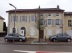 Appartement Location 1 chambre Novéant-sur-Moselle - 423 € c.c. 18 Rue du Maréchal Foch,
Dans le village de Novéant Sur Moselle, appartement deux pièces de 42m² situé au premier étage, comprenant un séjour lumineux avec un coin-cuisine équipé, une chambre et une salle d'eau avec wc.
Chauffage individuel électrique.
Honoraires d'agence selon LOI ALUR
336 € pour la constitution du dossier, la rédaction du bail
3€/m² pour l'état des lieux, soit: 126 €
Soit un total de 462 €.