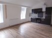 Appartement Location 2 chambres à Longwy - 700 € c.c. A LOUER AU CENTRE VILLE DE LONGWY-BAS (54 400) A 5 MINUTES A PIED DE LA GARE SNCF ET DE LA GARE ROUTIERE, UN APPARTEMENT DE TYPE F3 D'UNE SUPERFICIE AU SOL D'ENVIRON 55M².
APPARTEMENT AU 3EME ET DERNIER ETAGE D'UN IMMEUBLE SANS ASCENSEUR.
APPARTEMENT DISPONIBLE A PARTIR DU 1ER SEPTEMBRE 2025.
LOYER 700€.
CHARGES MENSUELLES 30€ COMPRENANT:
L'entretien annuel de la chaudière au GAZ, l'électricité et le nettoyage des parties communes.
DEPOT DE GARANTIE 700€.
FRAIS D'AGENCE 730€.
DESCRIPTION:
Une entrée dégagement, une cuisine semi équipée ouverte sur le salon/séjour, deux chambres, une salle de douche avec un cabinet de toilette.
CHAUFFAGE AU GAZ.
DOUBLE VITRAGE PVC.