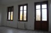 Appartement Vente 3 chambres à Strasbourg - 214 920 € Neudorf SCHLUTHFELDNous vous proposons un appartement dans un immeuble début du siècle donnant sur la place du SCHLUTHFELD et dont les parties communes sont en cours de rénovation.A proximité du tramSitué au 1er étage appartement 4 pièces de 80m2 traversant et lumineux.Il se compose de 3 chambres, d'un salon donnant sur un balcon avec une vue dégagée, d'une salle de bain avec baignoire et d'une cuisine, à proximité du tram.Cet appartement bien agencé nécessite des travaux de rénovation.En complément, ce bien dispose d'une cave et un local vélo.