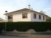 Vente - Maison individuelle à Fameck prix : 220 000 € Exclusif Agence !!! Maison Individuelle F5 de 120 m² sur une parcelle de 6 Ares comprenant : spacieuse entrée, cuisine 12 m², salon séjour 33 m², 3 chambres ( 12+13+14 m² ) dont une au rez de chaussée, salle de bains 7 m² carrelée avec baignoire, buanderie carrelée avec douche, cave et garage carrelé de 35 m². Chaudière gaz basse température, alarme.