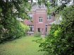 Maison Vente 6 chambres à Cambrai - 223 600 € Maison de maître à rénover bâtie sur 800 m². Comprenant : hall d’entrée, salon/ séjour parquet chêne, bureau, cuisine, WC, buanderie. Demi palier : WC. 1er étage : palier, 4 chambres, salle de bains, 1 pièce. 2ème étage : 2 chambres avec points d’eau, 2 greniers aménageable. Chauffage central au gaz - Jardin û cave û citerne eau de pluie- pas de tout à l’égout. PRIX : 223 600 € dont 4% d'honoraires à la charge de l'acquéreur 215 000€ honoraires non inclus