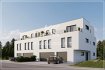 Penthouse Vente 3 chambres à Pontpierre - 973 377 € Lumineux penthouse à Pontpierre avec ascenseur privatif dans une maison bi-familiale.
Le penthouse se trouve dans une maison bi-familiale de qualité en futur état de construction.
Il dispose de :
2 grandes chambre à coucher
1 salle de bains
1 bureau
1 chambre parentale avec dressing, salle de bains et terrasse 19,21m2
1 grand living avec salle à manger et cuisine de 49.08m2 avec sortie sur une grande terrasse de 27,76m2
1 WC séparé
1 grande cave
Possibilité d'acquérir encore un garage pour 2 voitures.
Le penthouse disposera d'une finition de qualité avec:
- chauffage au sol
- isolation acoustique et thermique
- revêtements de sol de 70€/m2
- Triple vitrage
- facade isolante
- Peinture intérieures
- Salle de bains d'une valeur de 8'000€
- Garantie bi- et décennale par LALUX assurances.
- ...
Si vous avez encore des questions n'hésitez pas à nous contacter.
Possibilité de modifier encore les plans intérieurs.
Images 3D non contractuelles.
