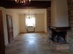 Fermette Location 4 chambres à Noerdange - 1 700 € Ancien corps de logis en retrait de la route.
Possibilité de louer une étable ainsi qu'un pré d'environ 1 ha.
Maison composée comme suit:
Rch: cuisine équipée, sàm, séjout, Wc sép
1er étage: 4 chambres, sdb
grenier, caves
Pas de garage mais plusieurs parkings