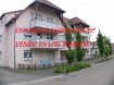 Appartement Vente 1 chambre à Morsbronn-les-Bains - 90 000 € MORSBRONN LES BAINS, entre WOERTH et HAGUENAU. Au rez-de-chaussée d'une agréable copropriété, charmant 2 pièces de 49,5m² avec terrasse.Pièce de vie de 23m² avec cuisine équipée ouverte sur le séjour, une belle chambre, une salle de bains avec baignoire et double vasques, wc séparé.Vous disposerez également d'un garage.Pas de travaux à prévoir.Chauffage collectif fuel avec compteur individuel.Montant moyen annuel du budget prévisionnel : 1100 eurosNombre de lots Bâtiment A+ Bâtiment B : 27 (garages et caves inclus)Prix : 90 000 euros Honoraires inclus charges acquéreur : 2.85%(Prix 87500 hors honoraires)