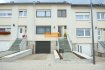 Maison Vente 3 chambres à Bascharage - 720 000 € SOUS COMPROMIS!
Belle maison mitoyenne située dans une rue calme de Bascharage sur un terrain de 2a16.
La maison dispose de :
Sous-sol : Cave, buanderie et garage pour 1 voiture.
Rez-de-chaussée : Hall d'entrée, grand living/salle à manger, 1 WC séparé, cuisine avec accès à la terrasse et au jardin.
Etage 1 : Palier, 3 chambres à coucher et 1 salle de bain + WC.
Grenier : Aménageable.
La rue Théophile Aubart est une rue calme du quartier ''Biff-Bomicht'' et se trouve à proximité de : arrêts de bus, Gare, supermarchés'..etc.
Ref agence : 224