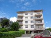 Appartement Location 2 chambres à Strassen - 1 600 € Bel appartement de 105 m2 situé au 3ième étage de la Résidence Europe à Strassen, offrant hall d'entrée avec placards intégrés, WC séparé avec WC et urinoir, grand living /salle à manger avec cuisine équipée ouverte et accès sur balcon, 2 chambres à coucher avec placards intégrés et parquet (accès balcon), grande salle de bain /douche avec sauna et raccordement pour machine à laver, 1 emplacement intérieur et 1 emplacement extérieur couvert, buanderie commune, ascenseur, cave.Animaux domestiques non admis, marbre et parquet, chauffage au gaz, cheminée électrique, situation centrale à proximité de toutes commodités.Accès facile autoroutes.Disponible 01 août 2017Ref agence :103331
