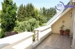 Duplex Vente 3 chambres à Luxembourg-Belair - 998 000 € New Keys vous propose en exclusivité ce bel appartement duplex situé au calme dans une petite copropriété de seulement 2 unités sans ascenseur.Profitant d'une belle luminosité et d'une vue dégagée, le bien se présente de la façon suivante:Etage 1 -Hall d'entrée avec placard -Cuisine équipée-2 Chambres-Salle de bain-WC Séparé-Living avec accès au balconEtage 2-Salon à feux ouvert aménageable en 3ième chambre-Buanderie-BureauPour compléter ce bien, vous profiterez d'un emplacement extérieur et d'un garage.Pour plus d'informations et /ou visites, contactez-nous au 27 99 86 23 ou par email à l'adresse info@newkeys.lu.Ref agence :5003188