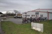 Local commercial Location à Chanteheux - 1 035 € c.c. A LOUER
Situé dans une zone industrielle à CHANTEHEUX, à côté de l'intermarché. Bonne visibilité.
Belle surface de vente, plus de 180m2 comprenant une partie vente et une partie bureau.
Possibilité d'installer un atelier mécanique (grand rideau de fer sur l'arrière pour rentrer des véhicules).