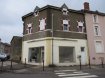 Immeuble de rapport Vente 6 chambres à Piennes - 158 000 € Mandat de vente N° 2017
Un immeuble comprenant 3 appartements et 1 local commercial :
- En RDC :1 local commercial de +/- 50 m² (loué 250 € + 50 € de charges)
- En demi palier 1 F1 bis avec cour, rénové (loué 350 € + 30 € de charges)
- Au 1er : 1 F4 (loué 420 € + 80 € de charges)
- Au 2ème : 1 F3 (loué 400 € + 80 € de charges)
Informations techniques :
- Chauffage central collectif Fuel
- Cave
- 1 garage 1Vl
- Charges (ordures ménagères + chauffage)
- Tout à l'égout
- Double vitrage PVC
**** Ce bien a retenu votre attention ? ****
Pour une éventuelle visite ou information complémentaire, contactez nous !! La Centrale Immobilière de Piennes et Jarny au : 03.82.22.45.44. Nous sommes à votre disposition du mardi au samedi.