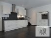 Triplex Vente 3 chambres à Altwies - 677 000 € Lumineux triplex avec une surface utile de 109 m2, situé au calme dans une résidence de 2014, composé comme suit :
Au rez de chaussée : Hall d’entrée, WC séparé, séjour/living avec cuisine équipée ouverte.
Au 1ier étage : hall de nuit, une salle de douche avec WC et double vasque, deux chambres à coucher (16 et 12 m2).
Au 2ième étage : une salle de douche avec WC et lavabo, chambre parentale avec accès à la terrasse (15,75 m2) orientée plein sud avec une vue imprenable.
Le bien est complété au sous-sol par une grande cave (14,20 m2) avec les raccords pour le lave-linge et le sèche-linge et un emplacement intérieur. Le triplex dispose de sa propre chaudière.
La résidence se trouve dans une rue au calme, bonne connexion au réseau des transports publics. Accès facile au distributeur d‘autoroute. Crèches, écoles et commerces à proximité.
Pour tous renseignements supplémentaires ou pour convenir un rendez-vous pour une visite, veuillez nous contacter par téléphone au (+352) 691 400 705 ou par mail : info@17b.lu