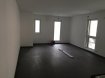 Appartement Location 1 chambre à Luxembourg-Neudorf - 1 550 € Appartement située au 1e étage dans une petite résidence de 5 unités seulement.
D'une surface habitable de +/- 55 m2 .
L'appartement comprend un hall d'entrée avec un vestiaire, une salle de bains, 1 chambre à coucher de 13.03m2, une cuisine entièrement équipée ouverte sur le living avec accès sur une terrasse de 13.80m2 ainsi qu'une cave, un emplacement intérieur et une buanderie commune au rez-de-chaussée
https://theta360.com/s/kTJqOISJj7X9jrBFm6JZcpD84