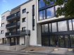 Appartement Location 1 chambre à Luxembourg-Gasperich - 1 250 € Nouvelle construction Lot13 au 1.étage- 1 ère location - libre au 01 septembre 2017 - Magnifique appartement de 64 m2 neuf et très moderne avec grand balcon , hall d'entrée, Wc séparé, chambre à coucher - salle de bains, living avec nouvelle cuisine équipée,lift.cave et parking inclus dans le prix Très bonne situation centrale près de la ville de Luxembourg - A proximité du ban de Gasperich - Ref agence :NR 13 F