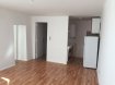 Appartement Location 2 chambres à Thionville - 600 € c.c. Appartement de 58 m2 centre-ville - Thionville. En plein coeur du centre-ville de Thionville, nous vous proposons cet appartement d'une surface de 58 m2 situé au 2ème étage d'une copropriété de 5 appartements. Il dispose d'une entrée menant à une pièce de vie ouverte sur une kitchenette équipée, de 2 chambres, d'une salle de bain avec baignoire et vasque ainsi que d'un toilette séparé. Il est à proximité des commodités et des axes autoroutiers direction Luxembourg et Metz. Agent commercial à Contacter : Amélie Giglio au 0771.22.24.37 ou 03.82.53.52.94 / agence@ccimmobilier.com Dans le cadre de votre recherche, n'hésitez pas à consulter notre site www.ccimmobilier.com afin de oir toutes nos offres.