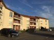Appartement Location 2 chambres à Fixem - 770 € c.c. Beau F3 de 65m2 - Fixem - 770' CC . Idéalement placé à Fixem, village paisible situé à 8 minutes de la frontière luxembourgeoise, venez découvrir ce bel appartement de 65m2 au dernier étage d'une résidence de 2 étages. Vous trouverez un spacieux et lumineux salon-séjour ouvert sur une cuisine compéltement équipée ainsi qu'un balcon avec vu sur les champs alentours. Le coin nuit est composé de deux chambres, un salle de bain avec baignoire ainsi qu'un Wc indépendant ( avec un coin rangement et ballon d'eau) L'appartement est proposé avec 2 places de parking extérieur ainiqi qu'un local à vélo en commun Disponibilité au 15 juillet 2018 Pour plus de renseignement, veuillez contacter Meggie au 07 69 45 02 27 ou au 03 82 53 52 94 ainsi que par mail à agence@ccimmobilier.com